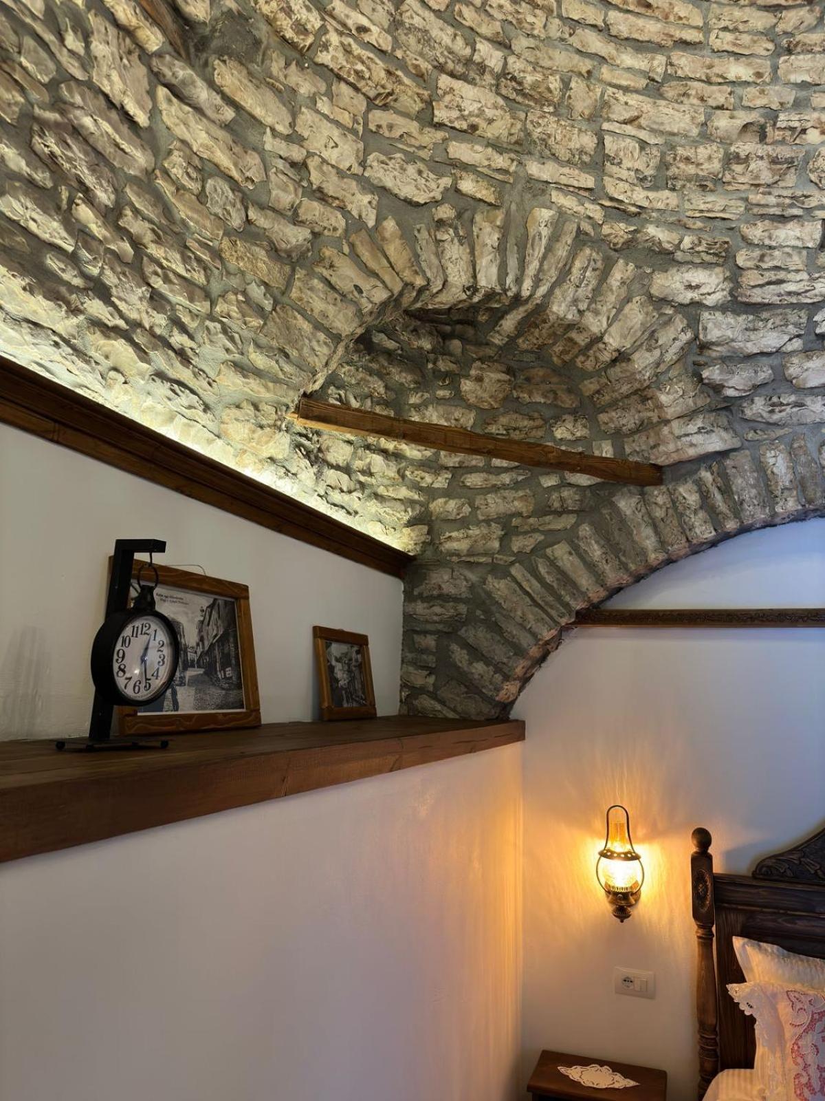 Doda Guest House Gjirokastër Extérieur photo