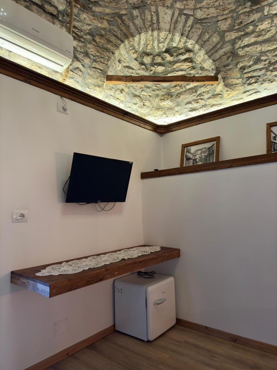 Doda Guest House Gjirokastër Extérieur photo