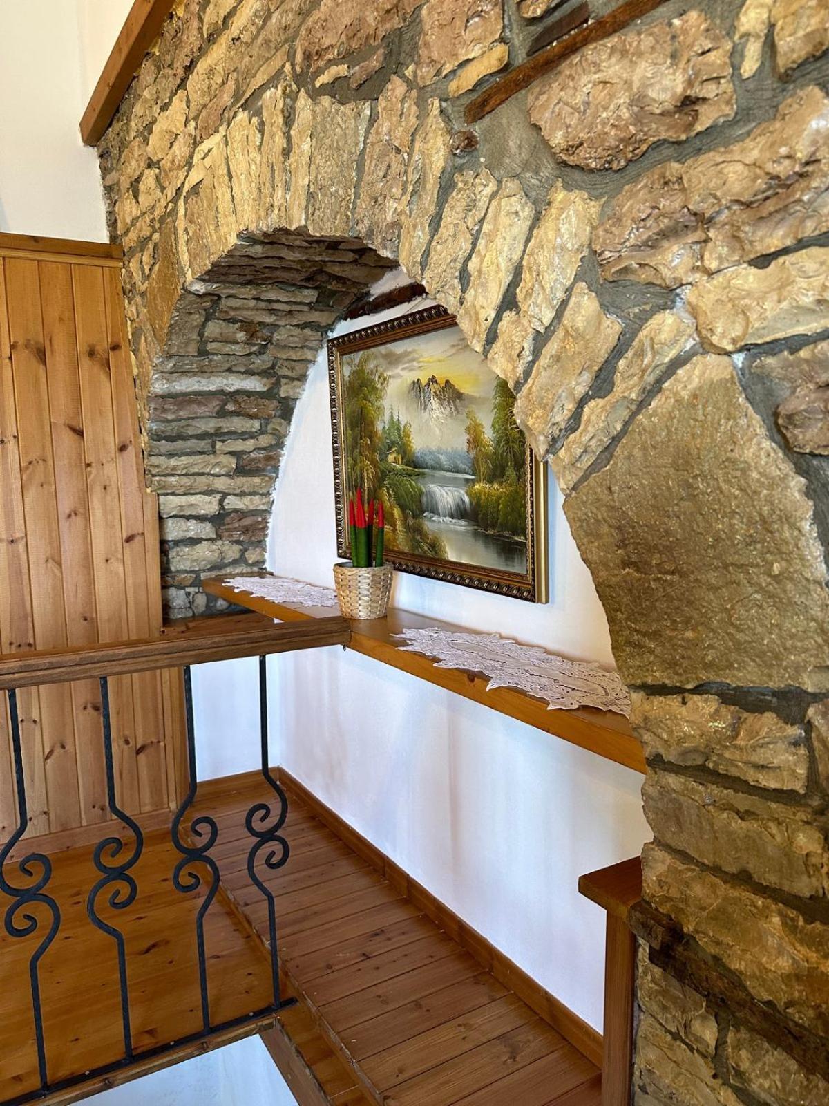 Doda Guest House Gjirokastër Extérieur photo