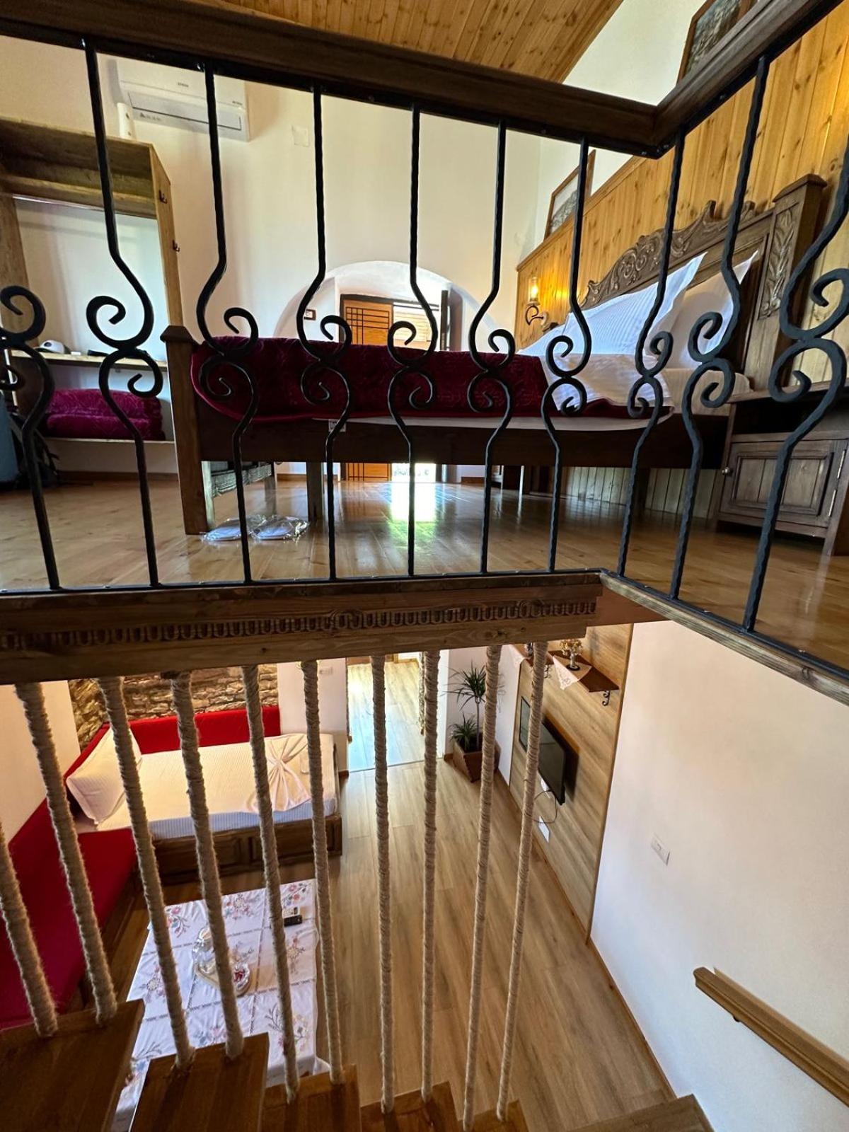 Doda Guest House Gjirokastër Extérieur photo