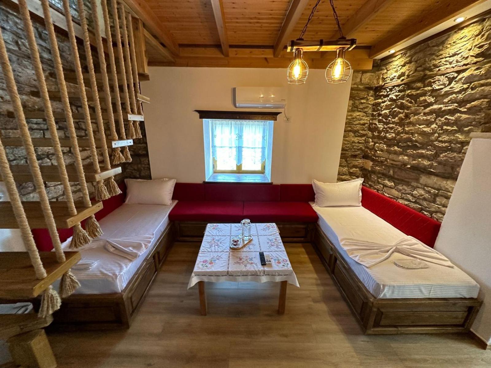 Doda Guest House Gjirokastër Extérieur photo