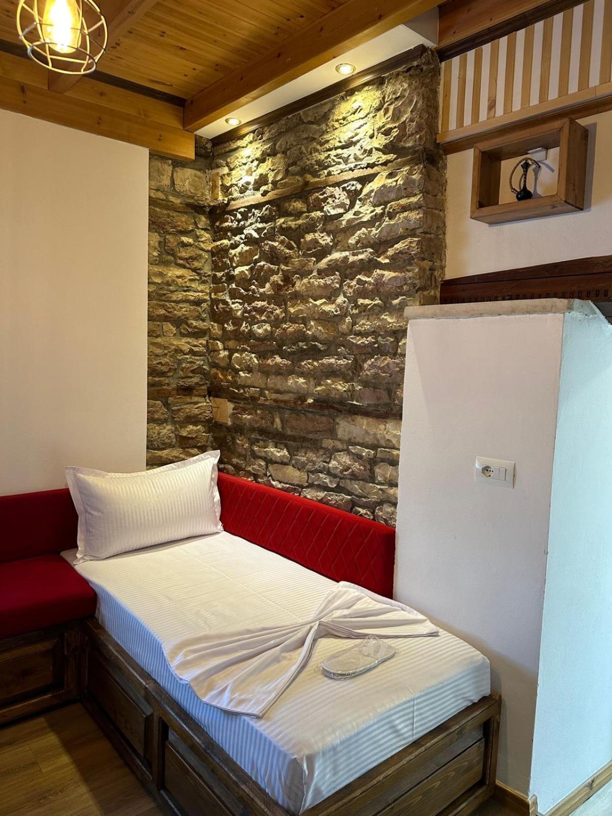 Doda Guest House Gjirokastër Extérieur photo