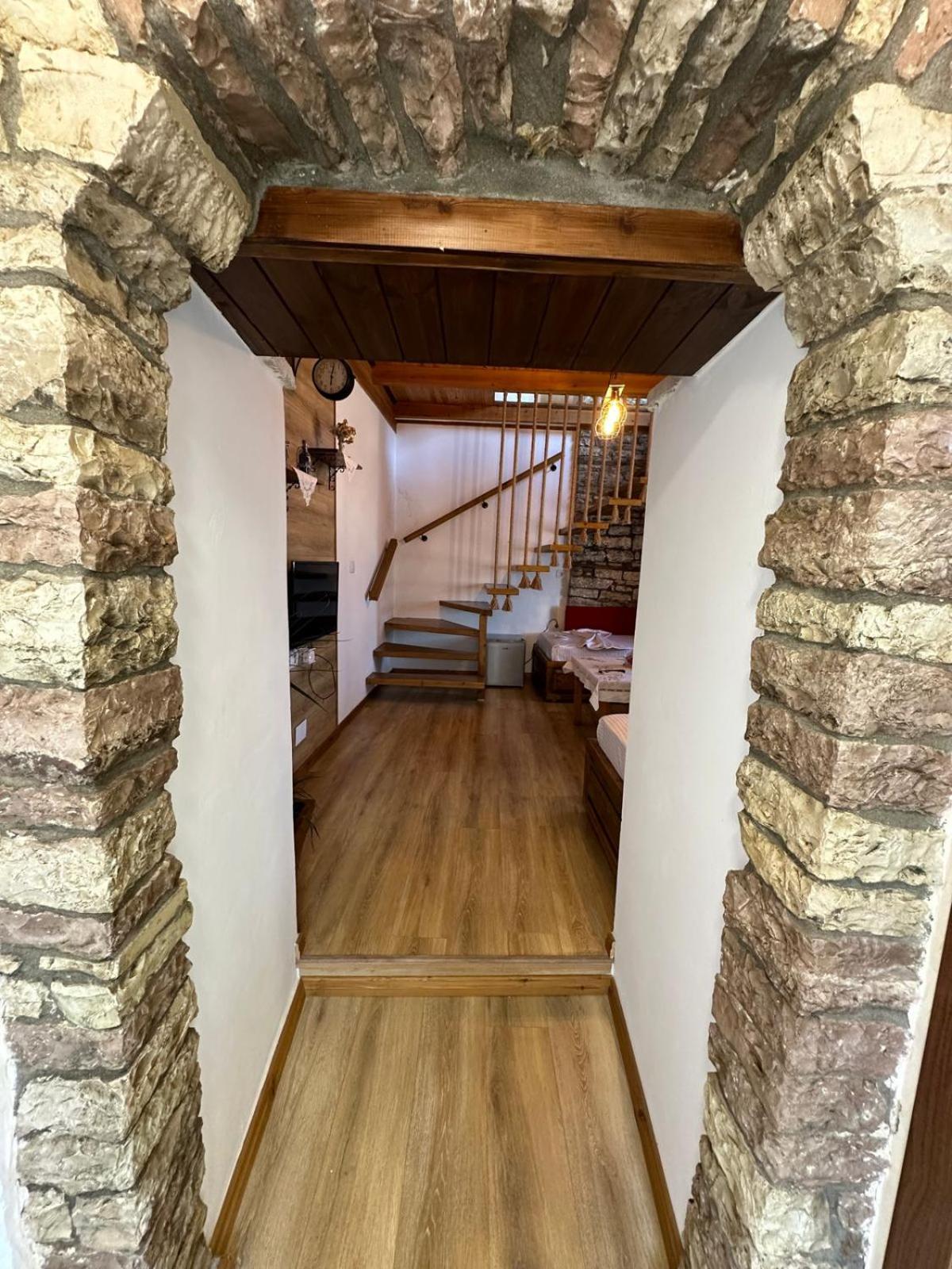 Doda Guest House Gjirokastër Extérieur photo