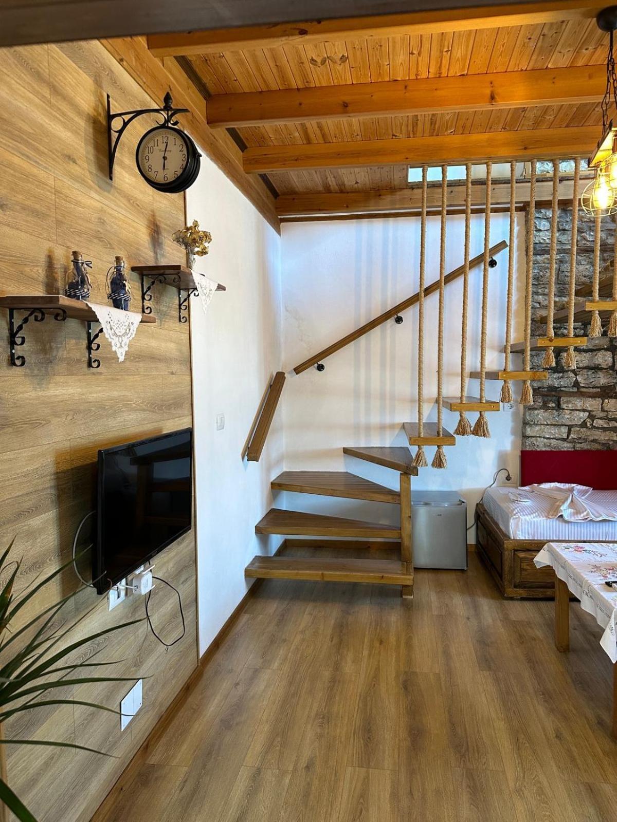 Doda Guest House Gjirokastër Extérieur photo