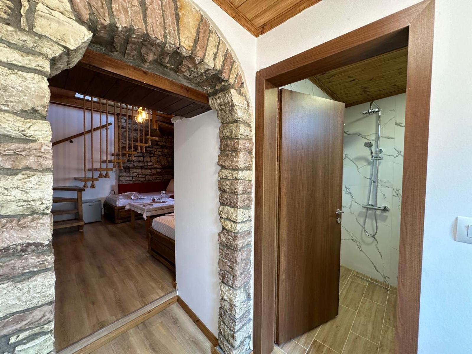 Doda Guest House Gjirokastër Extérieur photo